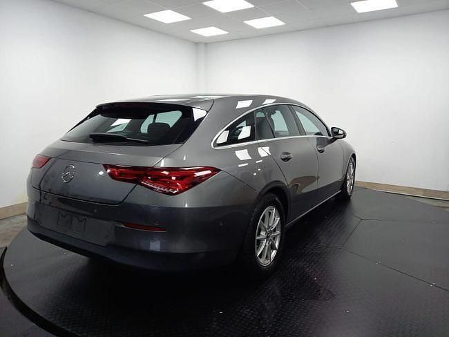 Usado Mercedes CLA200 Business 150 CV (110 kW) 2021 Gris Berlina