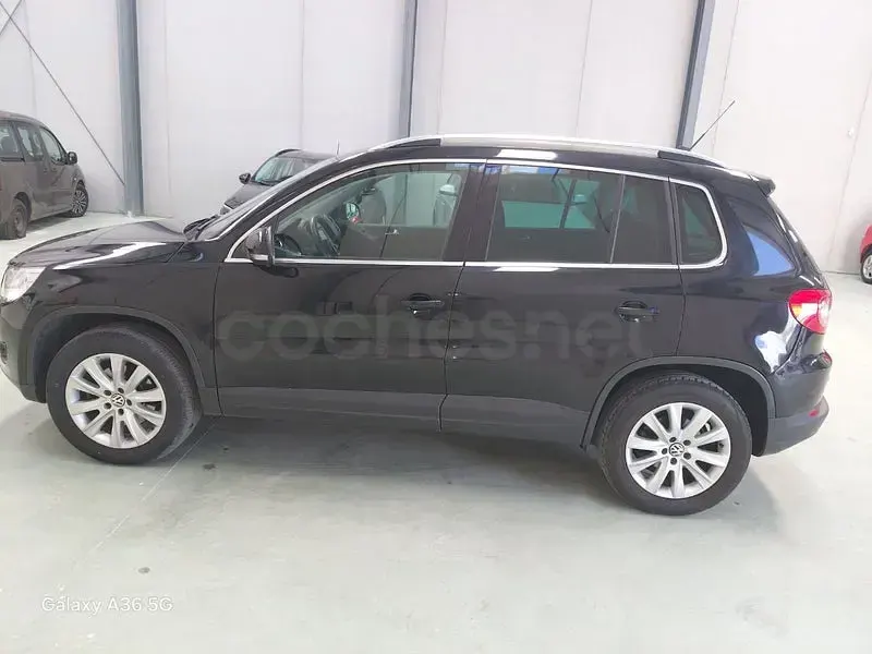 Usado VW Tiguan 140 CV (102 kW) 2011 Negro SUV