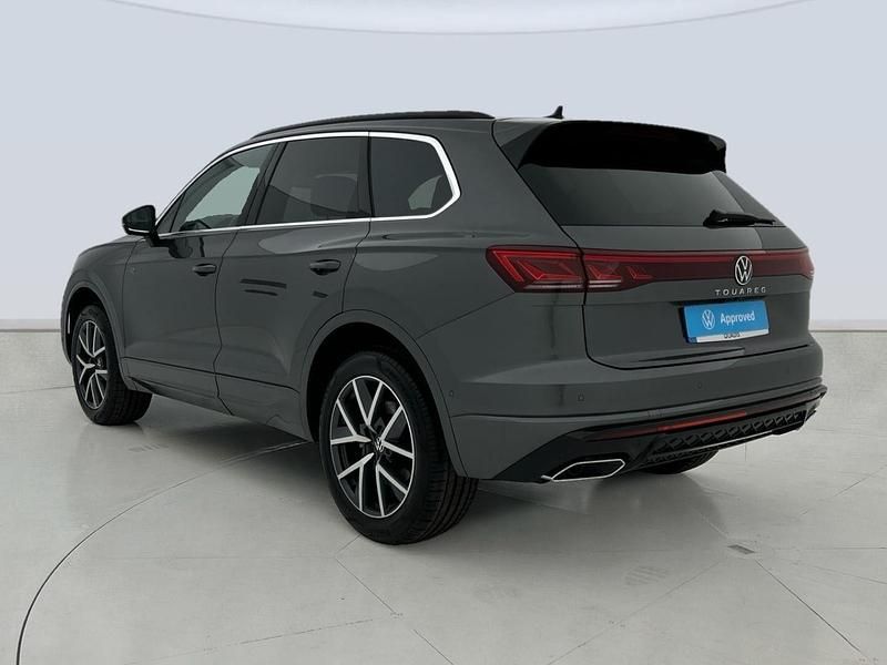 Usado VW Touareg R-line 286 CV (210 kW) 2025 Gris SUV