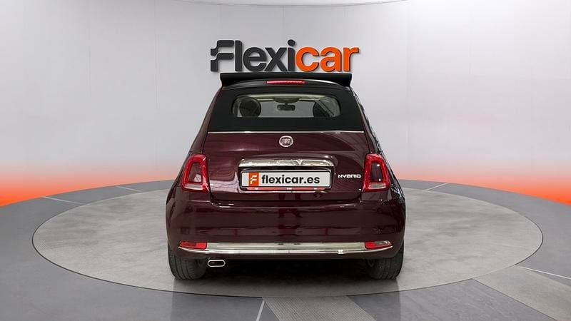 Usado Fiat 500 Dolcevita 71 CV (52 kW) 2021 Granate Descapotable