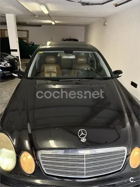 Usado Mercedes E270 Classic 177 CV (130 kW) 2005 Negro Berlina