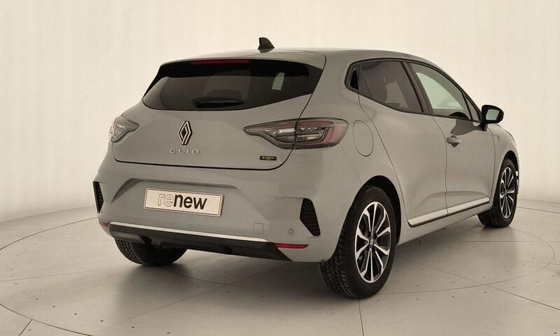 Usado Renault Clio V Techno 145 CV (106 kW) 2025 Gris Berlina