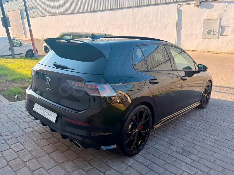 Usado VW Golf VIII GTI Clubsport 300 CV (220 kW) 2025 Negro Berlina