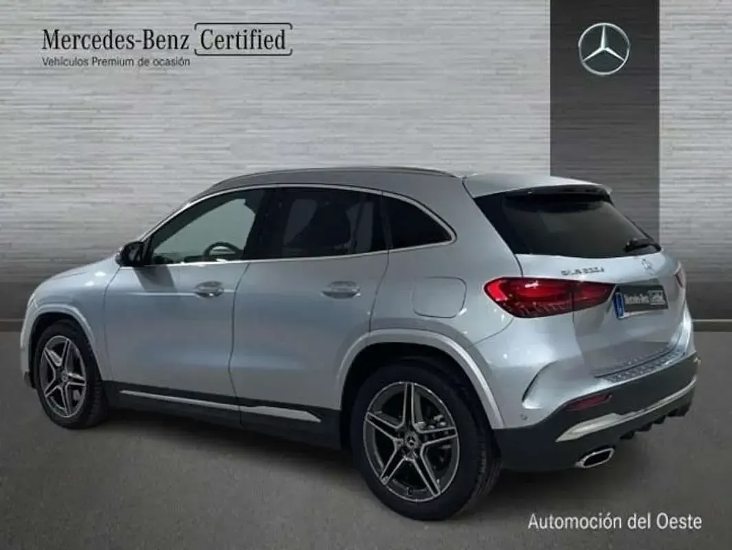 Usado Mercedes GLA200 151 CV (111 kW) 2025 Plateado SUV