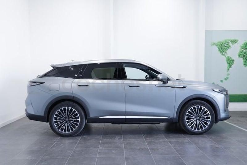 Usado Omoda 9 537 CV (394 kW) 2025 Gris / plata SUV