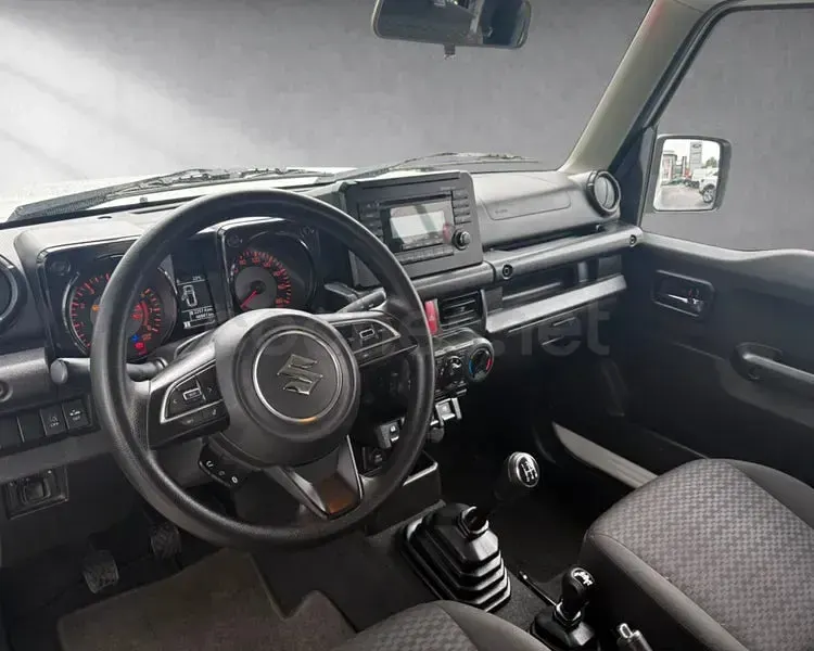 Usado Suzuki Jimny 102 CV (75 kW) 2021 Blanco SUV