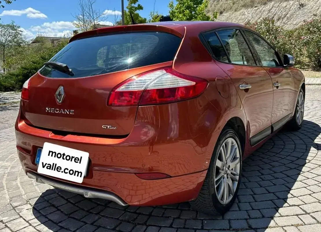 Usado Renault Mégane III 131 CV (96 kW) 2011 Naranja Berlina