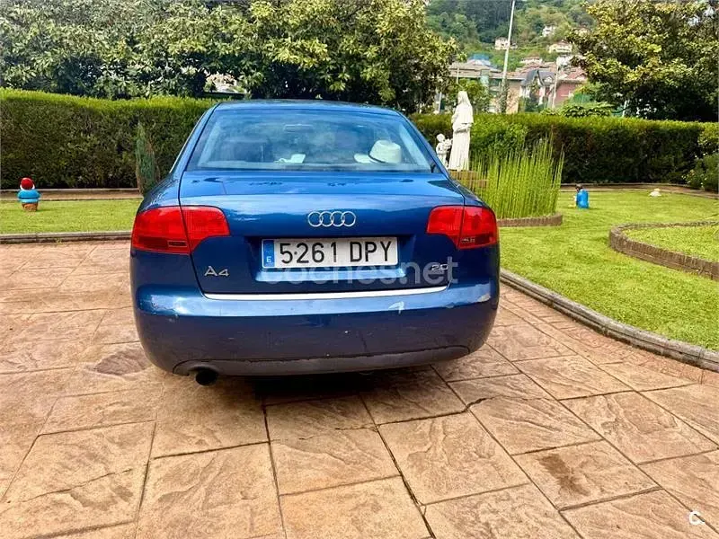 Usado Audi A4 130 CV (95 kW) 2005 Azul Berlina