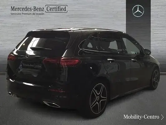 Usado Mercedes B200 150 CV (110 kW) 2025 Negro noche Utilitario