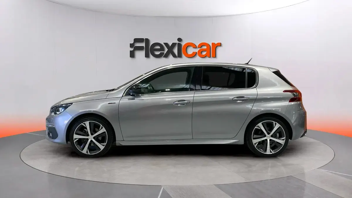 Usado Peugeot 308 GT-line 131 CV (96 kW) 2019 Gris Berlina