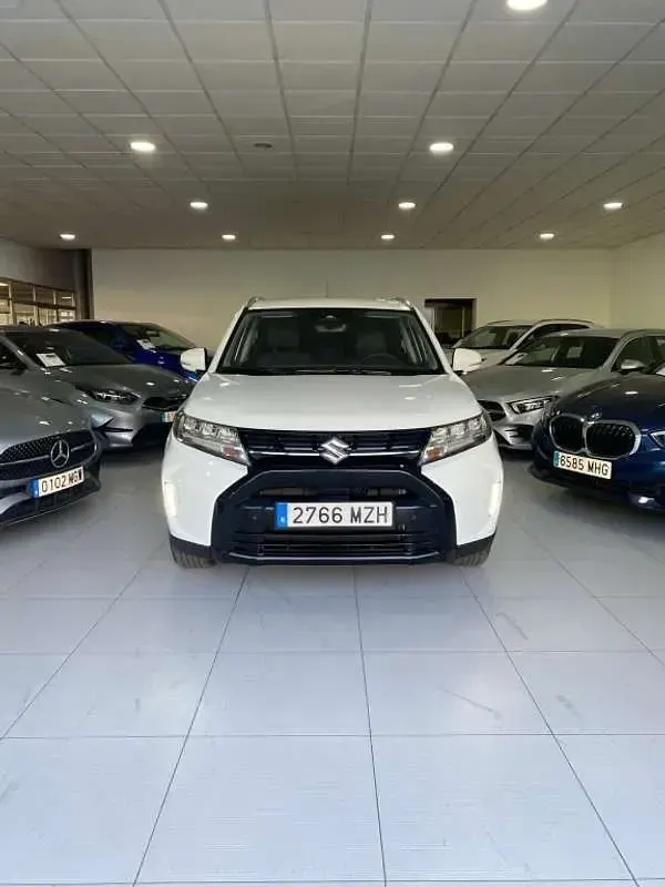 Usado Suzuki Vitara 102 CV (75 kW) 2025 Blanco SUV