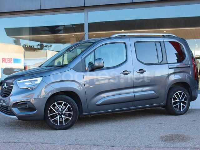 Usado Opel Combo Life Innovation 131 CV (96 kW) 2020 Gris / plata Monovolumen