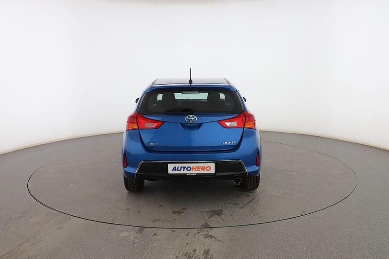 Usado Toyota Auris Active 132 CV (97 kW) 2014 Azul Utilitario