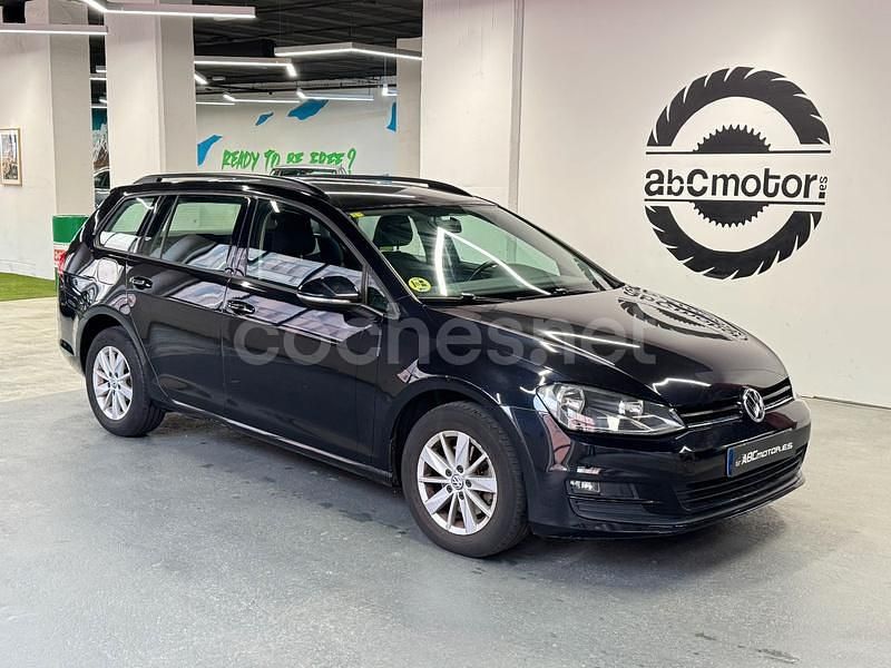 Negro Usado 2013 VW Golf VII Advance Familiar | 7990 € (Precio justo) - Imagen 1/4