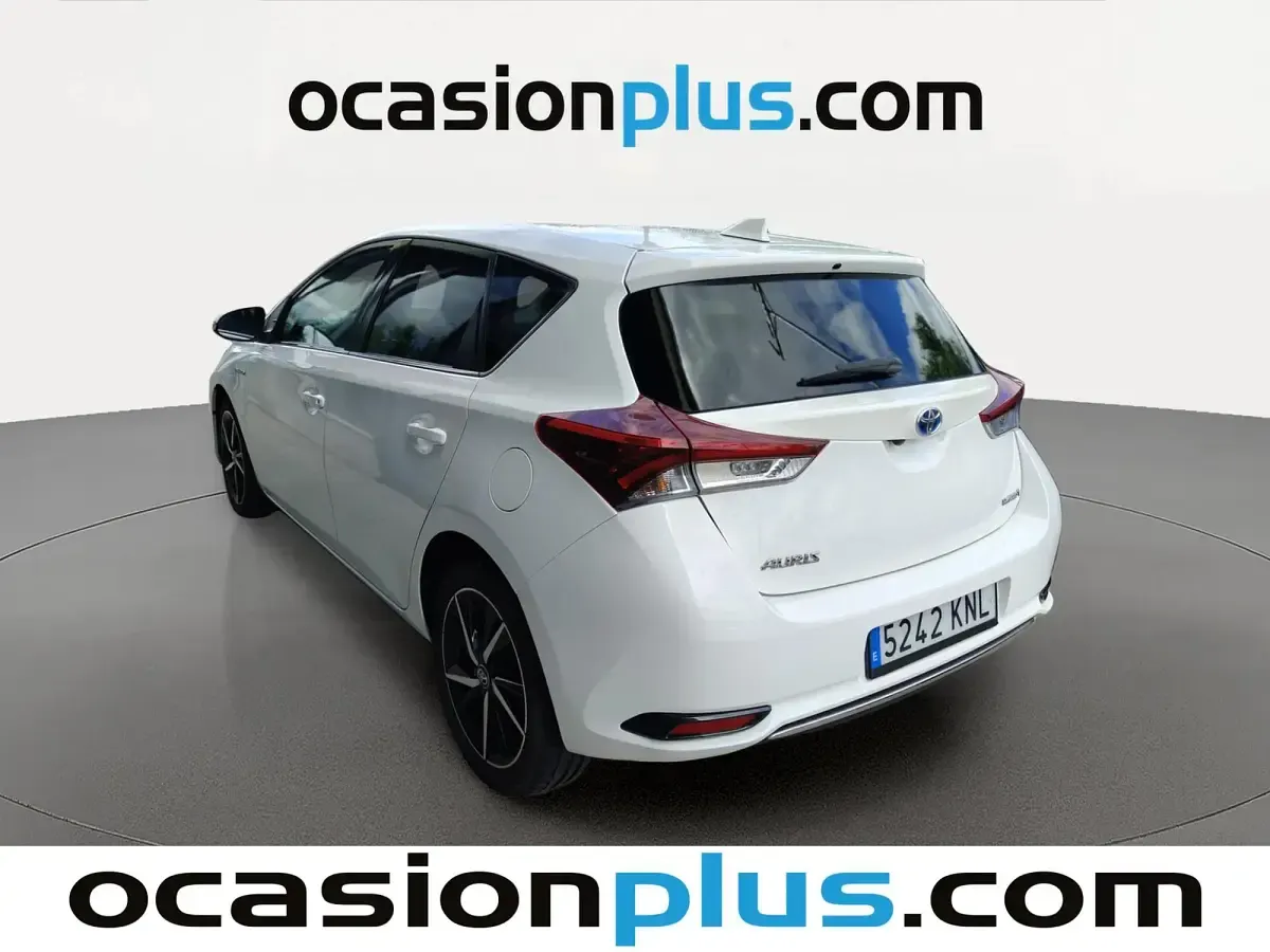 Usado Toyota Auris 136 CV (100 kW) 2018 Blanco