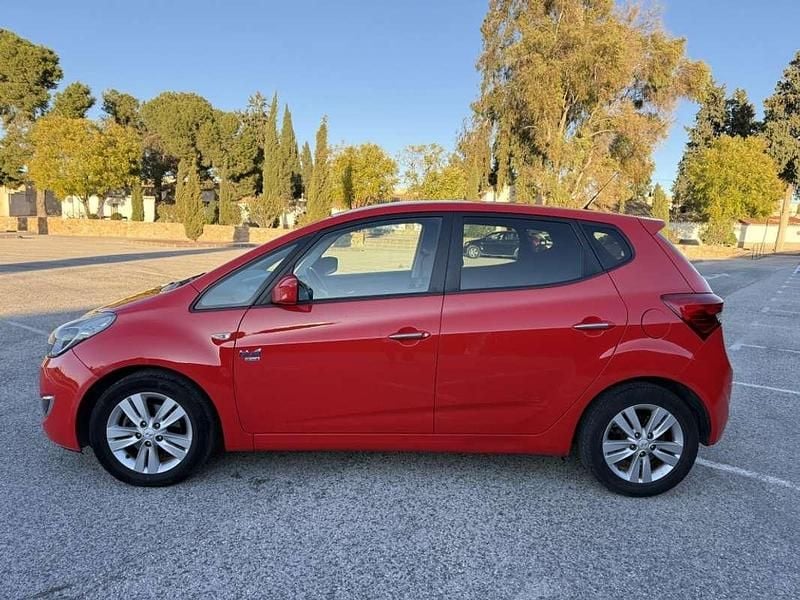 Usado Hyundai ix20 Comfort 116 CV (85 kW) 2013 Rojo Utilitario