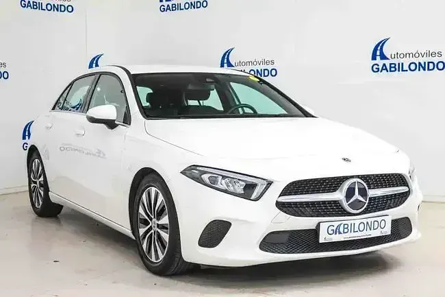 Käytetty Mercedes A180 136 HP (100 kW) 2020 Valkoinen Sedan