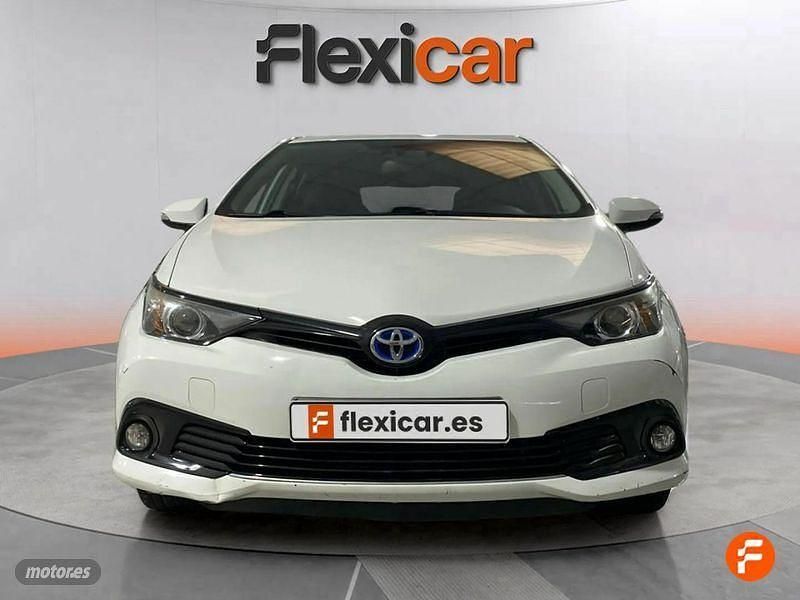 Usado Toyota Auris Hybrid Edition 136 CV (100 kW) 2018 Blanco Berlina