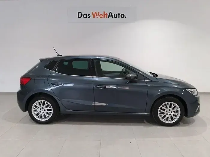 Usado Seat Ibiza 115 CV (84 kW) 2025 Gris Utilitario