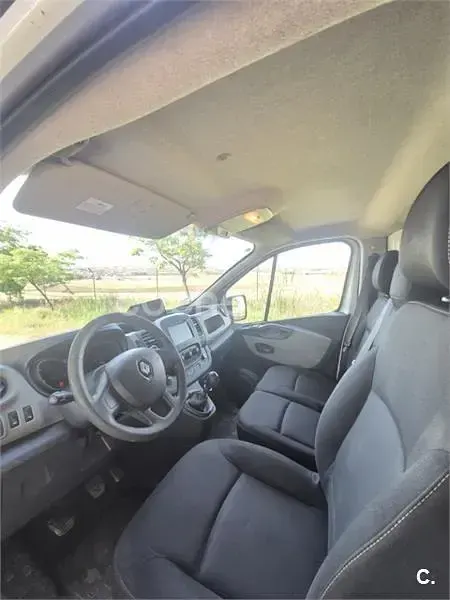 Usado Renault Trafic LIMITED 120 CV (88 kW) 2019 Blanco Monovolumen