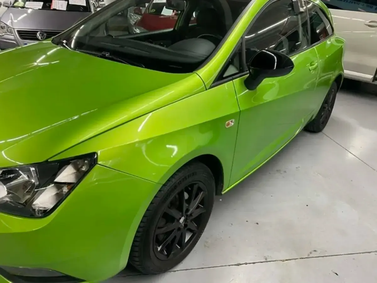 Usado Seat Ibiza SC Style 90 CV (66 kW) 2016 Verde Utilitario