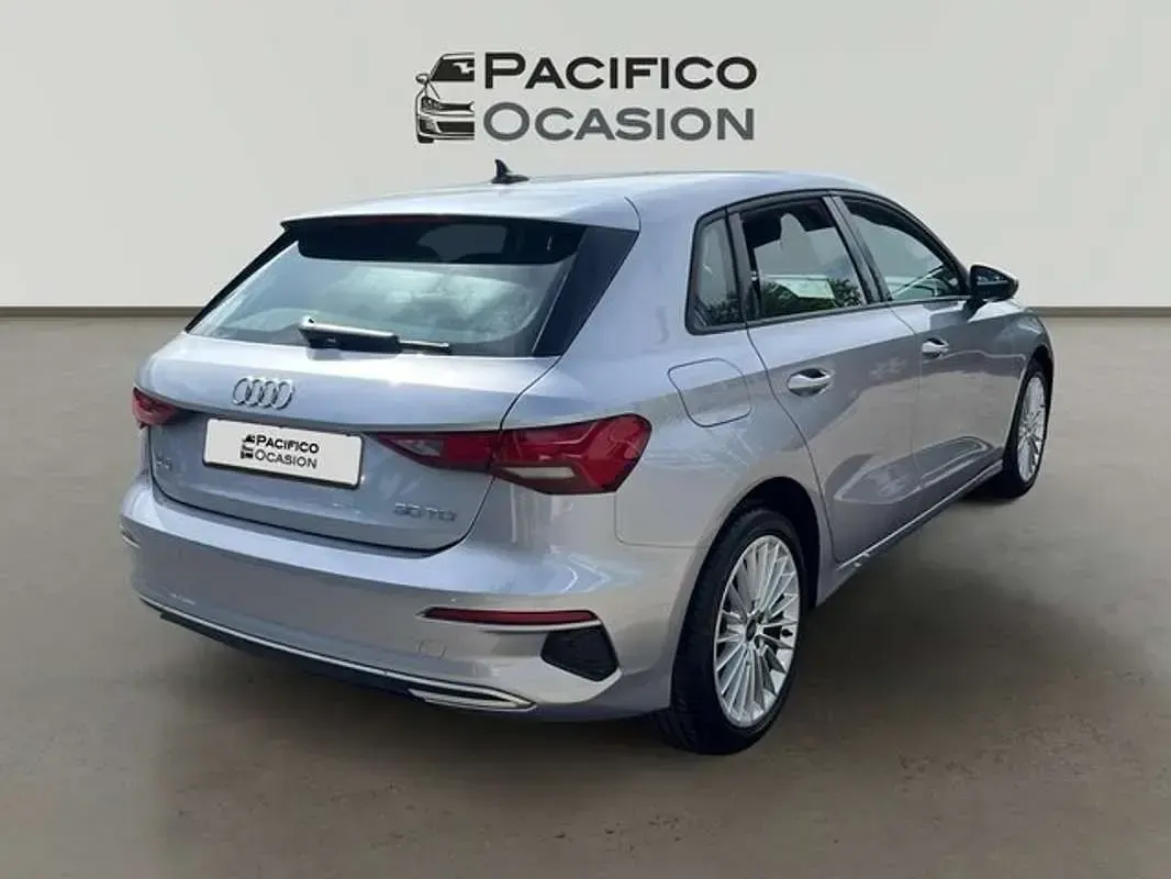 Usado Audi A3 Sportback Advanced 116 CV (85 kW) 2022 Gris Utilitario