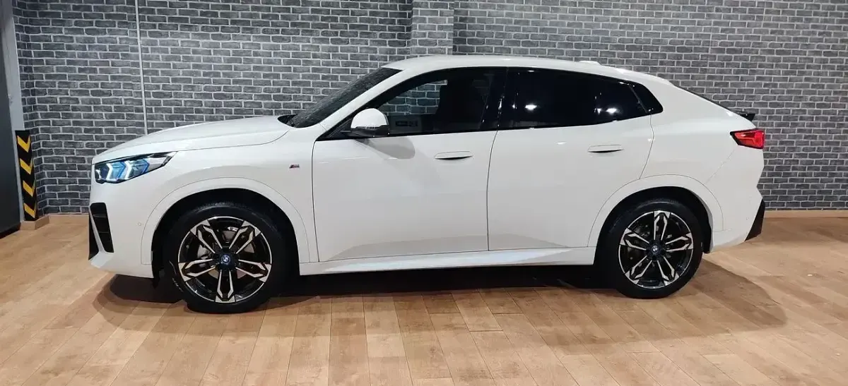 Usado BMW iX2 M Sport 150 kW (204 CV) 2025 Blanco SUV