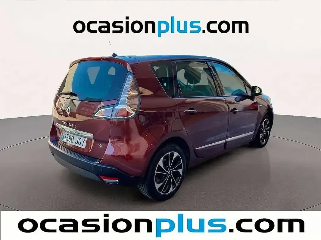 Usado Renault Scénic III Bose Edition 110 CV (80 kW) 2015 Rojo Monovolumen
