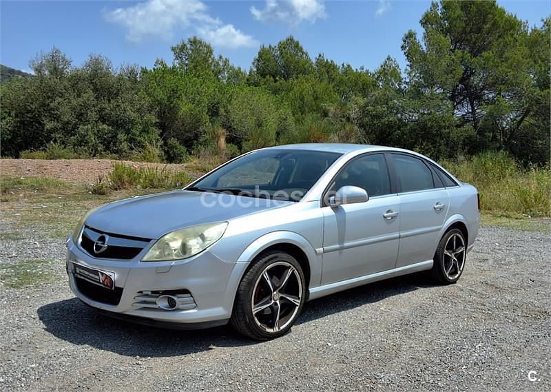Gris / plata Usado 2006 Opel Vectra GTS Elegance Berlina | 3000 € - Imagen 1/4