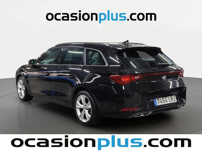 Usado Seat Leon FR 150 CV (110 kW) 2021 Negro Monovolumen