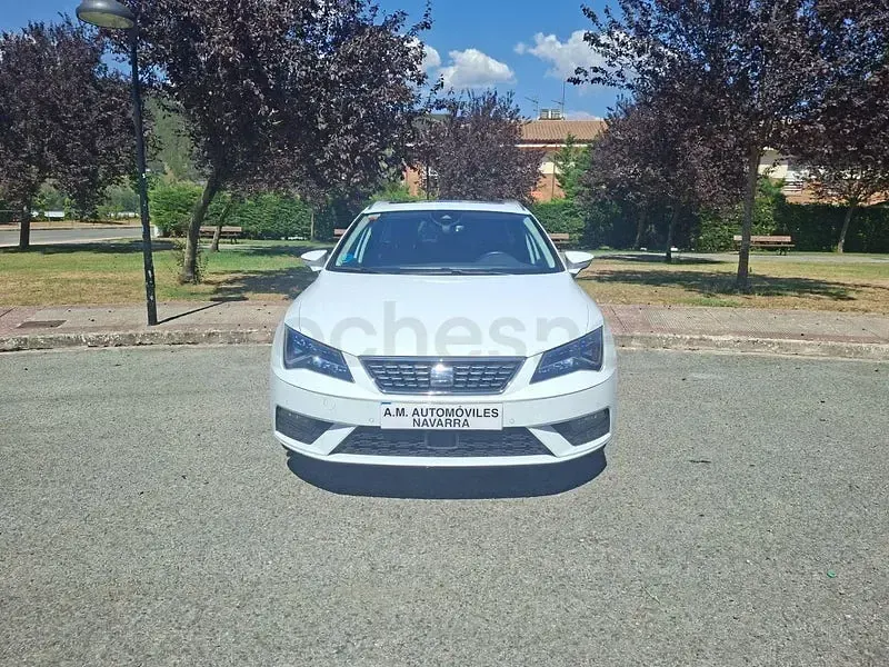 Usado Seat Leon FR 130 CV (95 kW) 2019 Blanco Familiar
