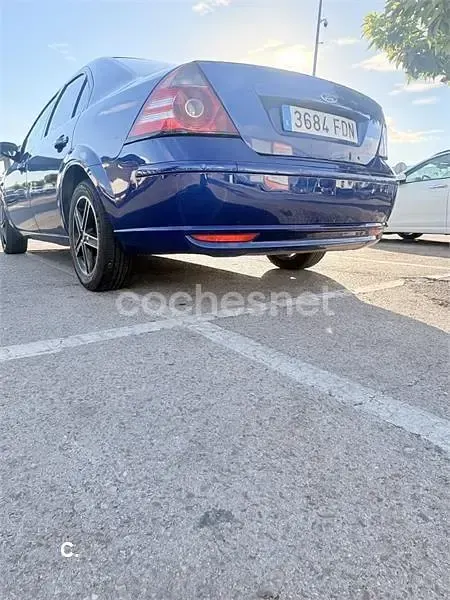 Usado Ford Mondeo Trend 115 CV (84 kW) 2006 Azul Berlina