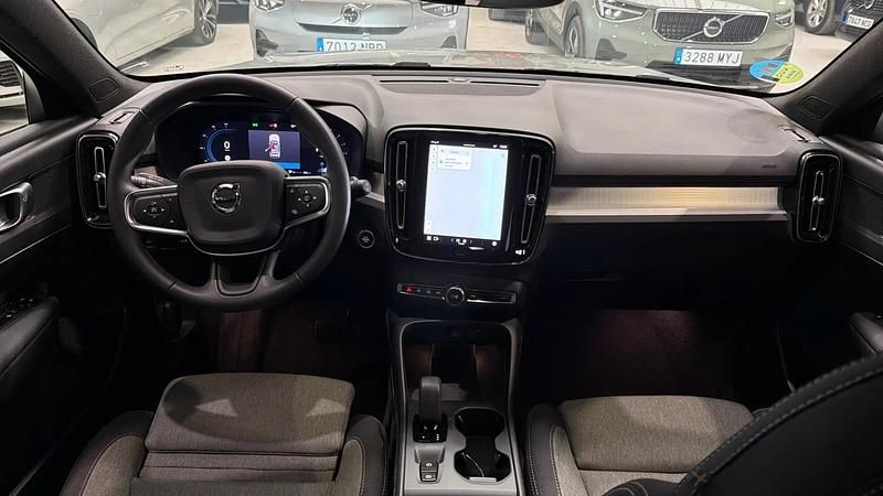 Usado Volvo XC40 Core 163 CV (119 kW) 2024 SUV