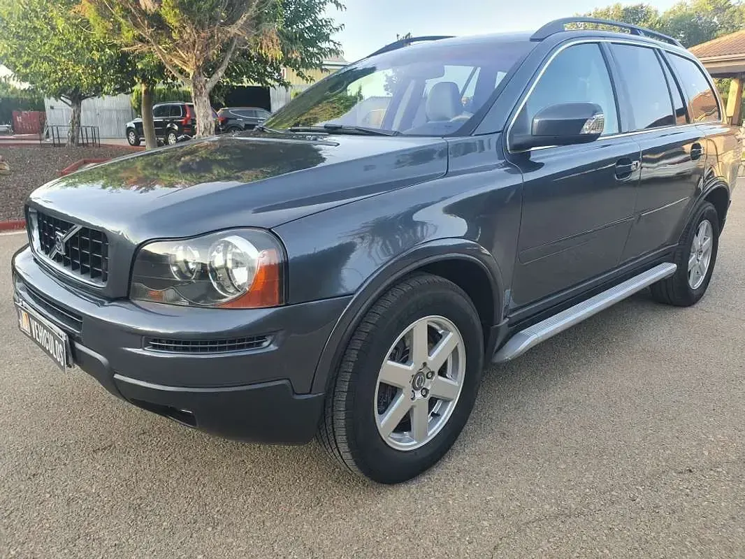 Usado Volvo XC90 Momentum 185 CV (136 kW) 2006 Gris SUV