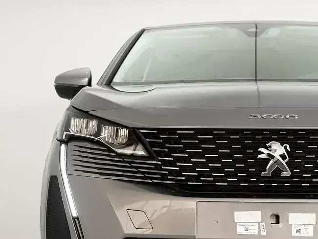 Usado Peugeot 3008 Allure 130 CV (95 kW) 2023 Gris / plata SUV