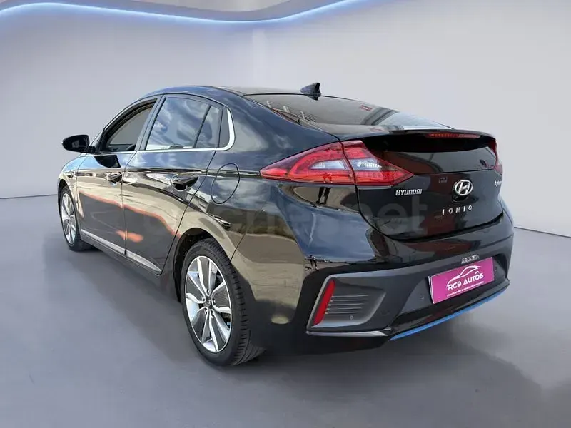 Usado Hyundai Ioniq 141 CV (103 kW) 2018 Negro Utilitario