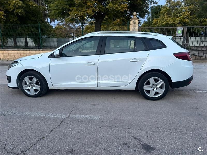 Usado Renault Mégane GrandTour LIMITED 110 CV (80 kW) 2015 Blanco Familiar