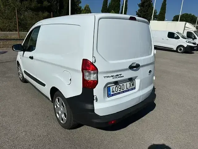 Usado Ford Transit Courier Trend 100 CV (73 kW) 2022 Blanco Van