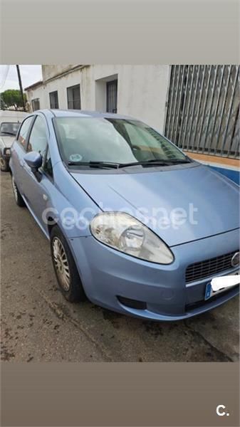 Usado Fiat Grande Punto Active 90 CV (66 kW) 2008 Azul Utilitario