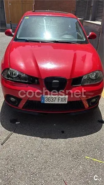 Usado Seat Ibiza 105 CV (77 kW) 2007 Rojo Utilitario