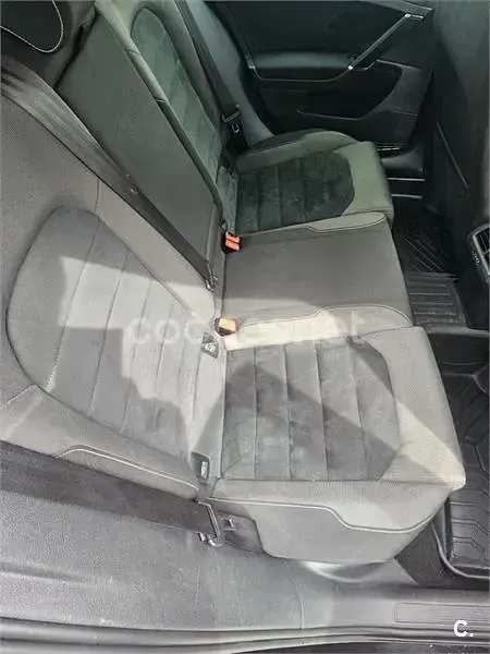Usado VW Golf VII Advance 105 CV (77 kW) 2015 Negro Berlina