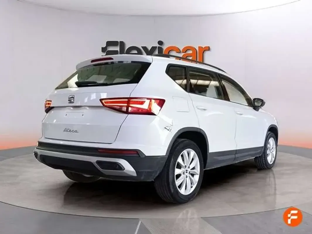 Usado Seat Ateca Style 150 CV (110 kW) 2023 Blanco SUV
