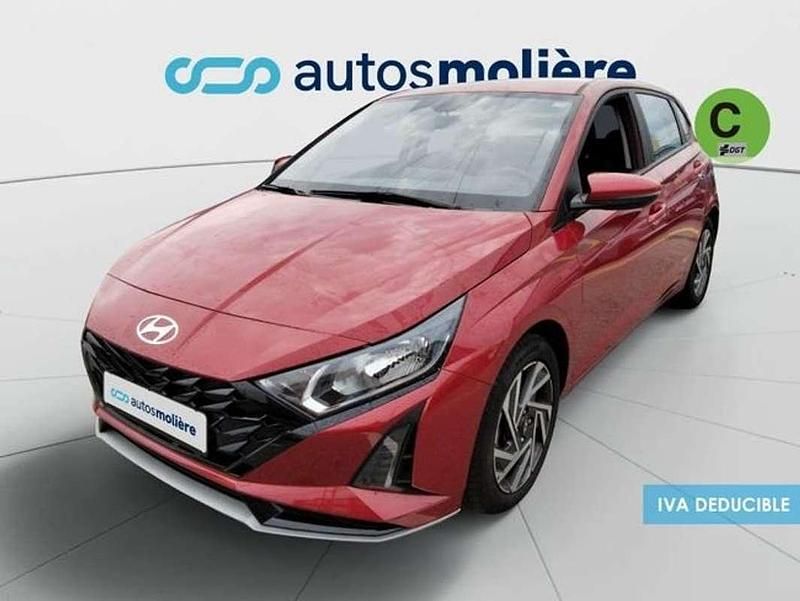 Usado Hyundai i20 101 CV (74 kW) 2024 Rojo Utilitario