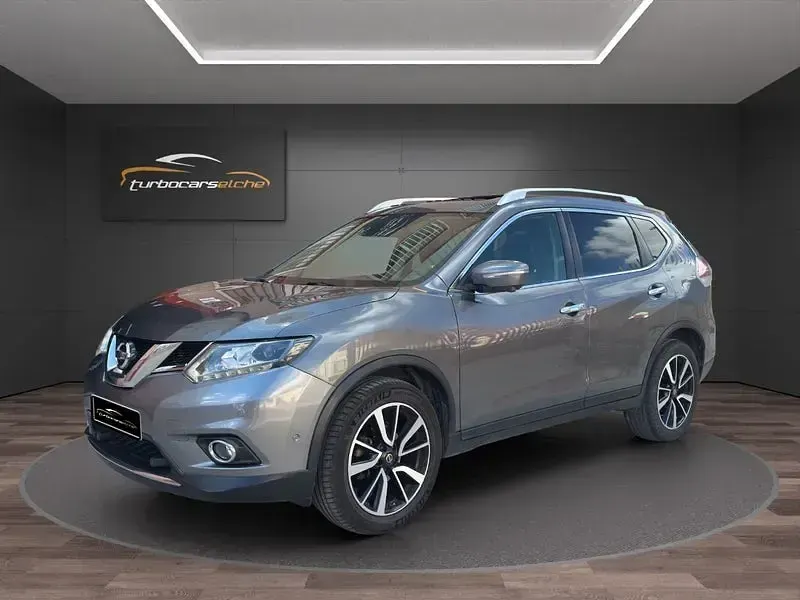 Usado Nissan X-Trail N-Connecta 130 CV (95 kW) 2016 Gris / plata SUV