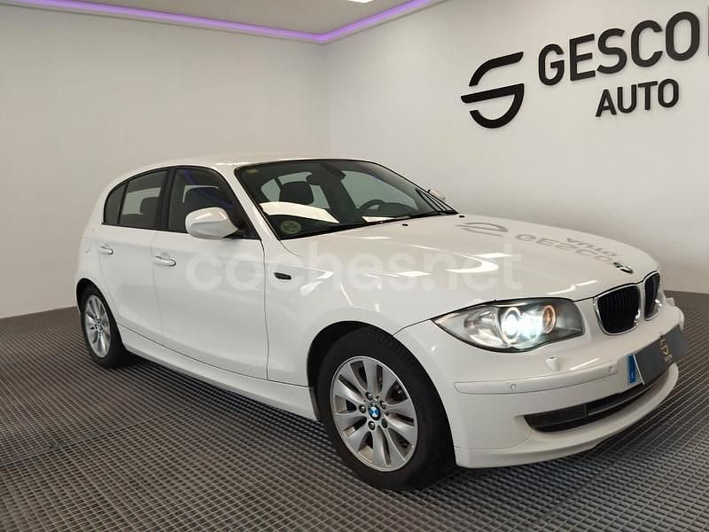Blanco Usado 2010 BMW 118 Utilitario | 6990 € (Precio justo) - Imagen 1/4