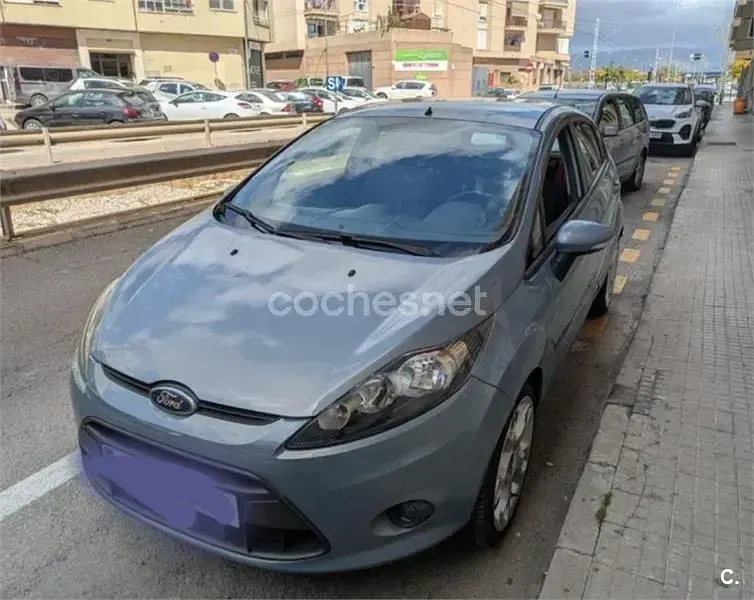 Usado Ford Fiesta Trend 68 CV (50 kW) 2009 Azul Berlina