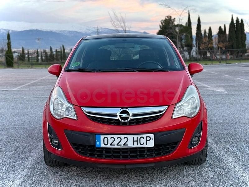 Usado Opel Corsa Selective 100 CV (73 kW) 2011 Rojo Utilitario