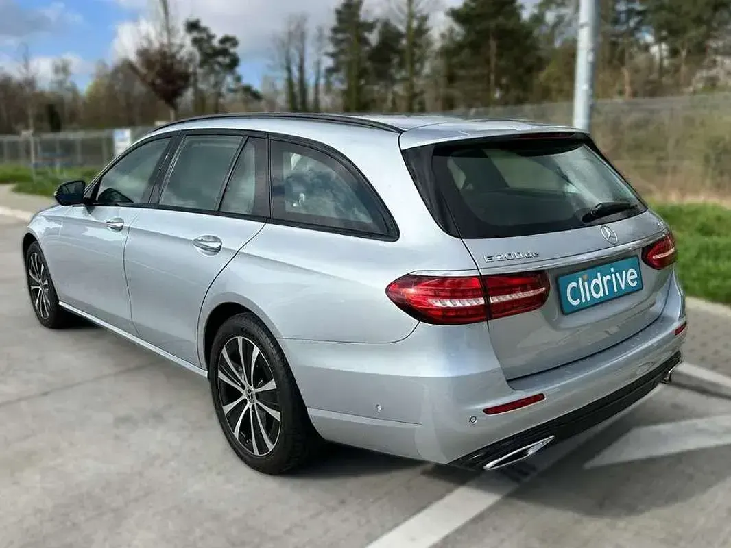 Usado Mercedes E300 194 CV (142 kW) 2022 Gris Familiar