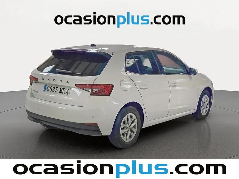 Usado Skoda Fabia Selection 95 CV (69 kW) 2024 Blanco Berlina