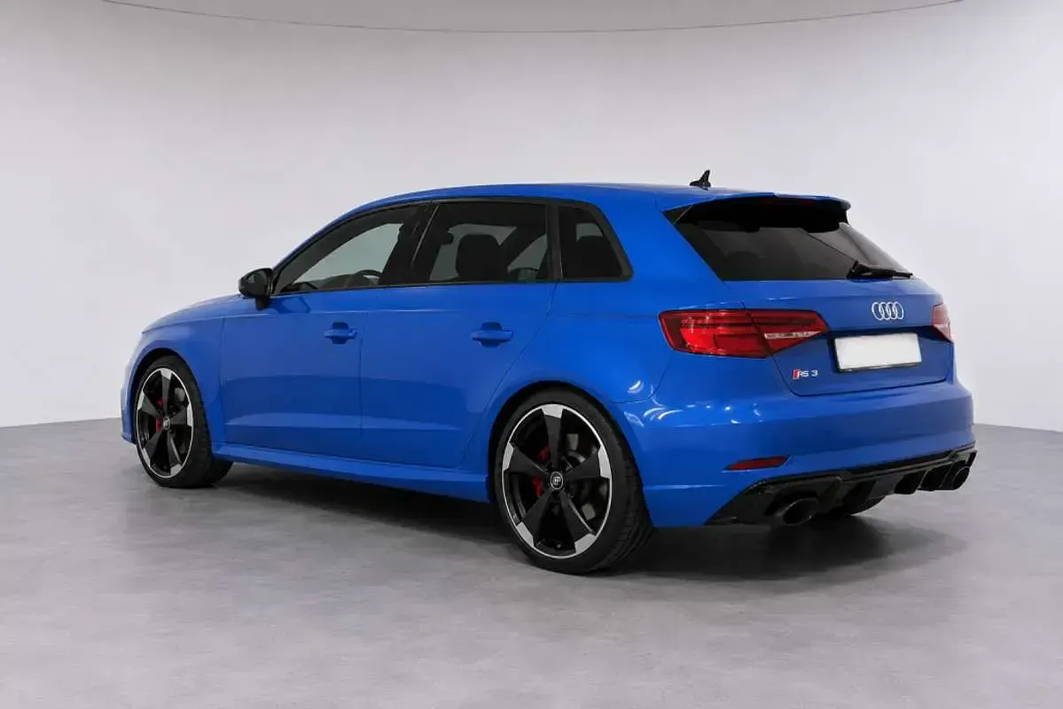 Usado Audi RS3 Sportback 400 CV (294 kW) 2019 Azul Utilitario